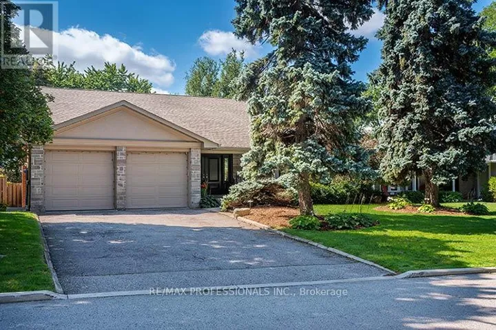 7 TREELINE COURT, Toronto (Markland Wood), Ontario M9C1K7