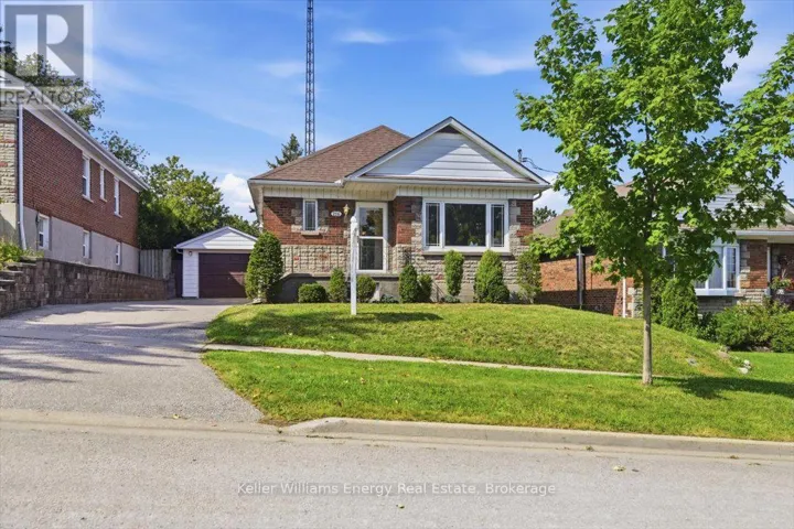 216 COLLEGE AVENUE, Oshawa (Vanier), Ontario L1J1R7