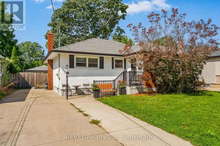 15 DUNCAN DRIVE, St. Catharines (Vine/Linwell), Ontario L2N3N8