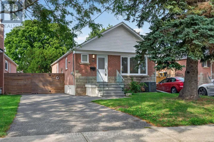 24 GLENSHAW CRESCENT, Toronto (O'Connor-Parkview), Ontario M4B2C9
