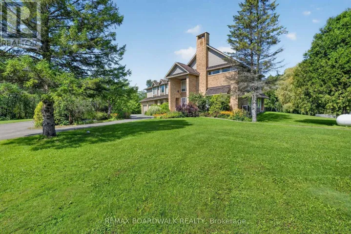 2437 DEVINE ROAD, Ottawa, Ontario K0A3H0