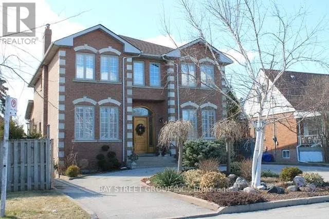 10 BENALTO ROAD, Toronto (Yorkdale-Glen Park), Ontario M6A2R8
