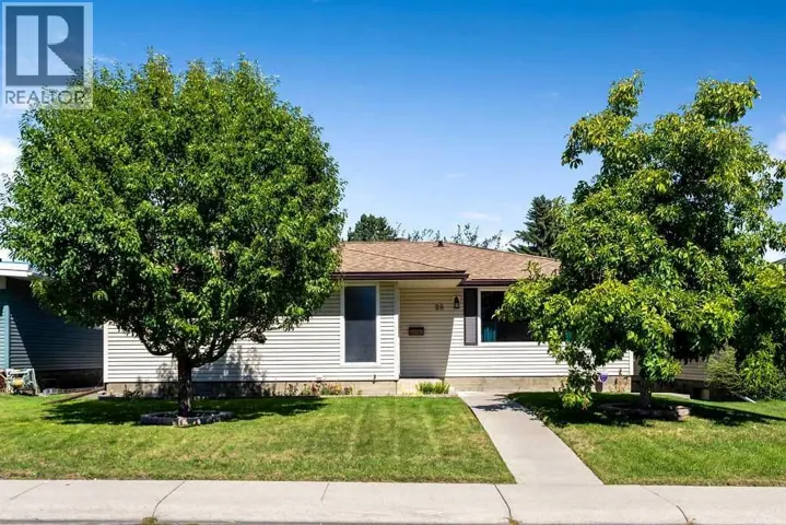 28 Brazeau Crescent SW, Calgary, Alberta T2W0Z1