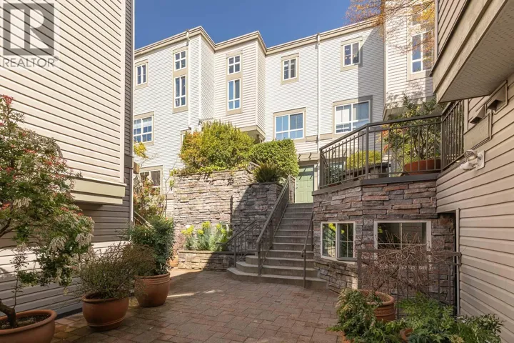 34 2375 W BROADWAY, Vancouver, British Columbia V6K2E6