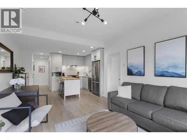 301 3018 ST GEORGE STREET, Port Moody, British Columbia V3H2H7