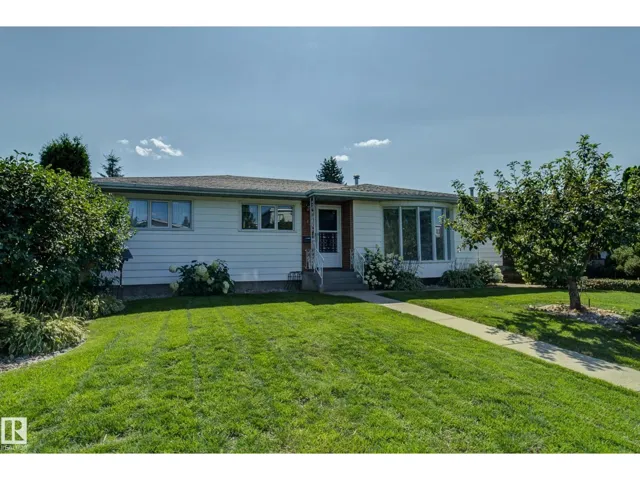 11623 49 AV NW, Edmonton, Alberta T6H0G9