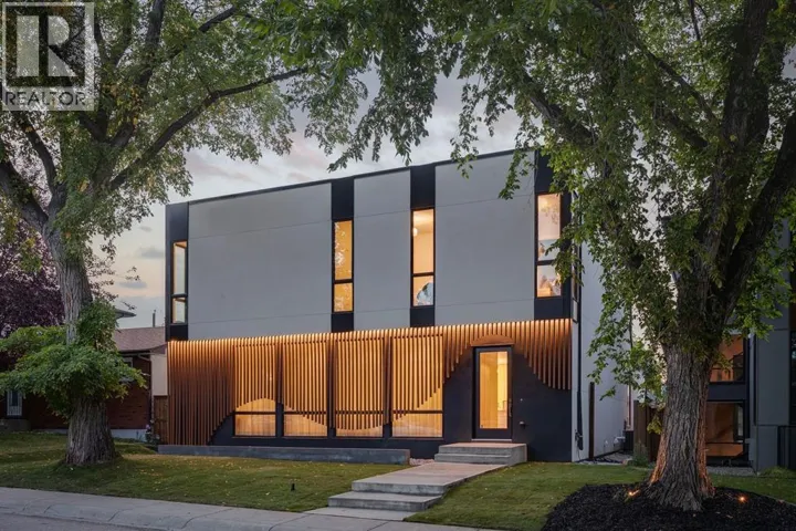 14 Lissington Drive SW, Calgary, Alberta T3E5E1