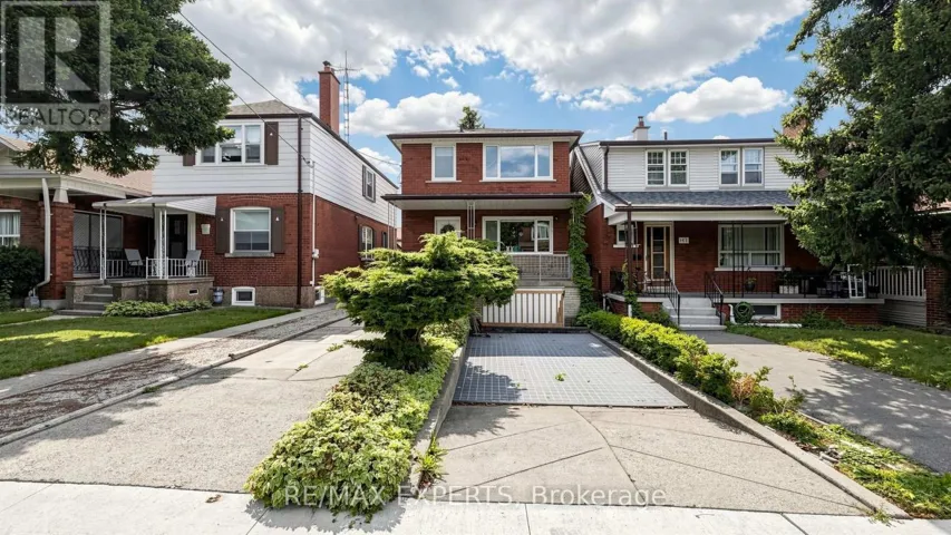 145 GLOUCESTER GROVE, Toronto (Oakwood Village), Ontario M6C2A9
