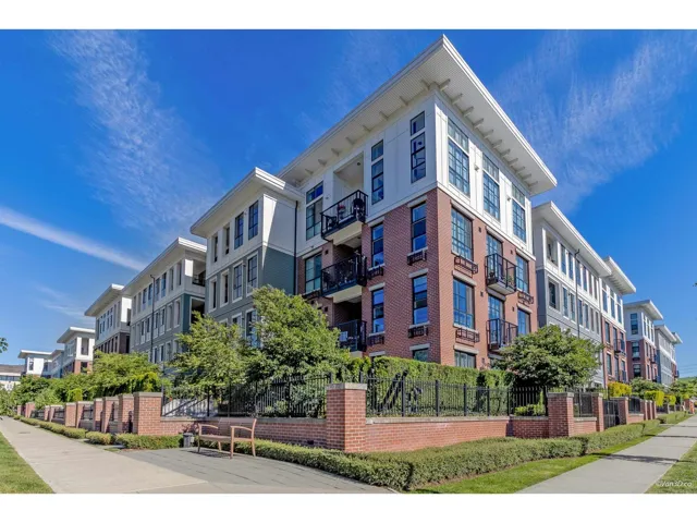 212 15138 34TH AVENUE, Surrey, British Columbia V3Z0Y5