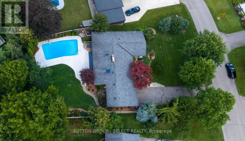 10 NORTHCREST DRIVE, London North (North B), Ontario N5X3V8
