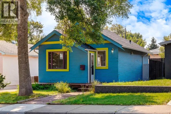 123 30 Avenue NW, Calgary, Alberta T2M2N1