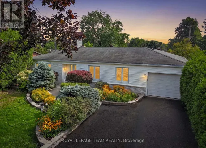 2713 DUPONT STREET, Ottawa, Ontario K1V8N2