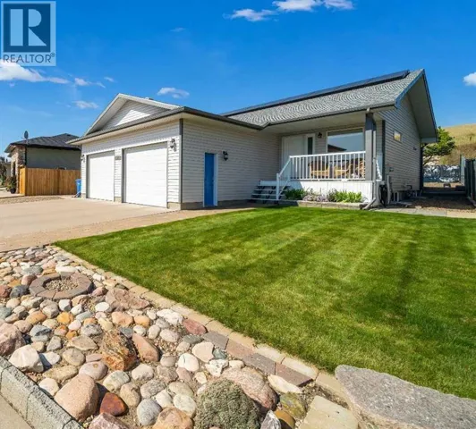 228 Ranchman Bay NE, Medicine Hat, Alberta T1C0E5