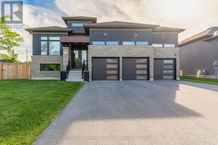 1 CHIARA DRIVE, Wasaga Beach, Ontario L9Z0L5