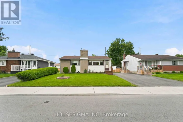 1347 AVENUE R AVENUE, Ottawa, Ontario K1G0C1