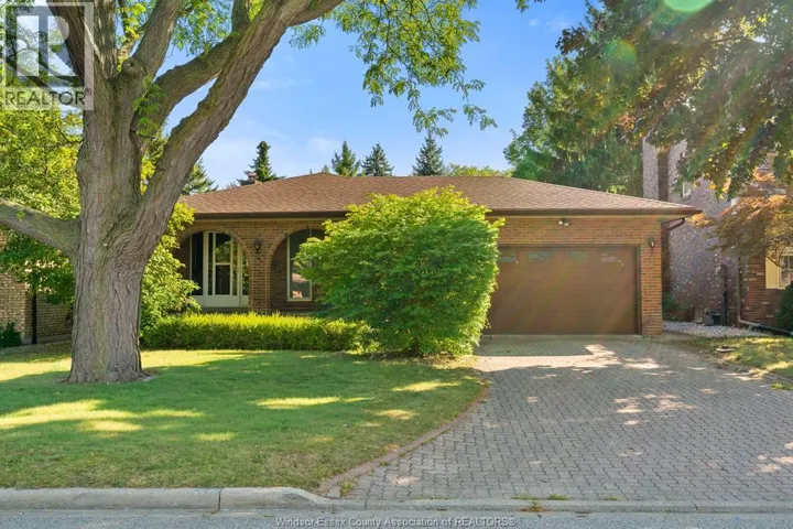2880 ST. CLAIR AVENUE, Windsor, Ontario N9E4B4