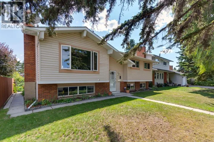 532 Queensland Circle SE, Calgary, Alberta T2J4P9
