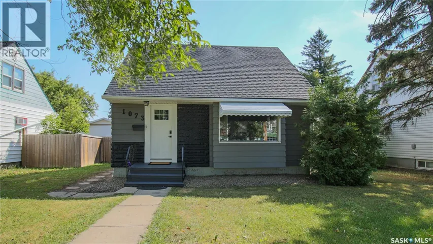 1073 MCINTOSH STREET, Regina, Saskatchewan S4T5B8