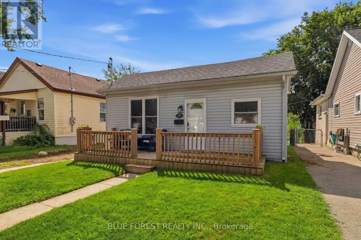 35 MACKAY AVENUE, London South (South E), Ontario N6J2V1