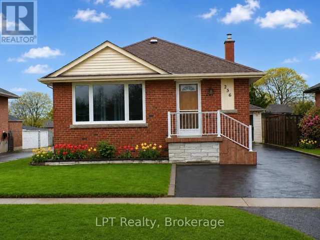 256 FAREWELL STREET, Oshawa (Donevan), Ontario L1H6L9