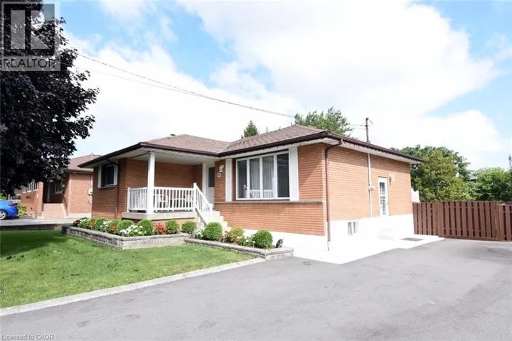 98 KENNEDY Avenue, Hamilton, Ontario L9B1C7