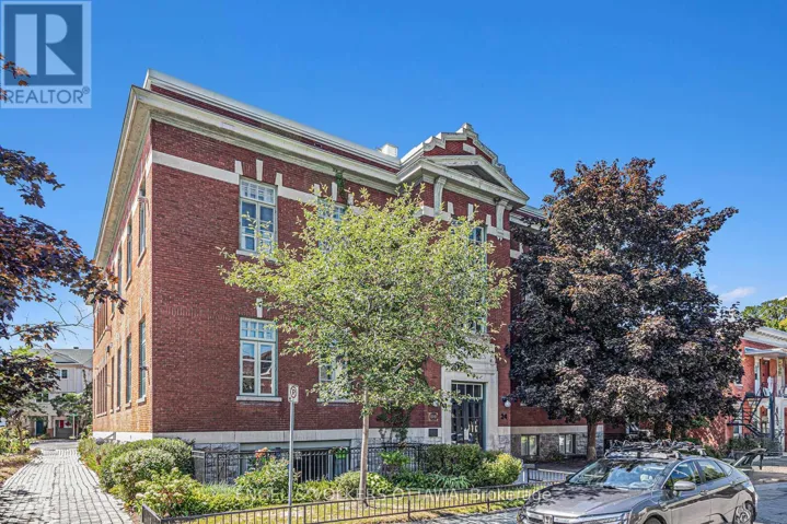 203 - 24 SPRINGFIELD ROAD, Ottawa, Ontario K1M1C9