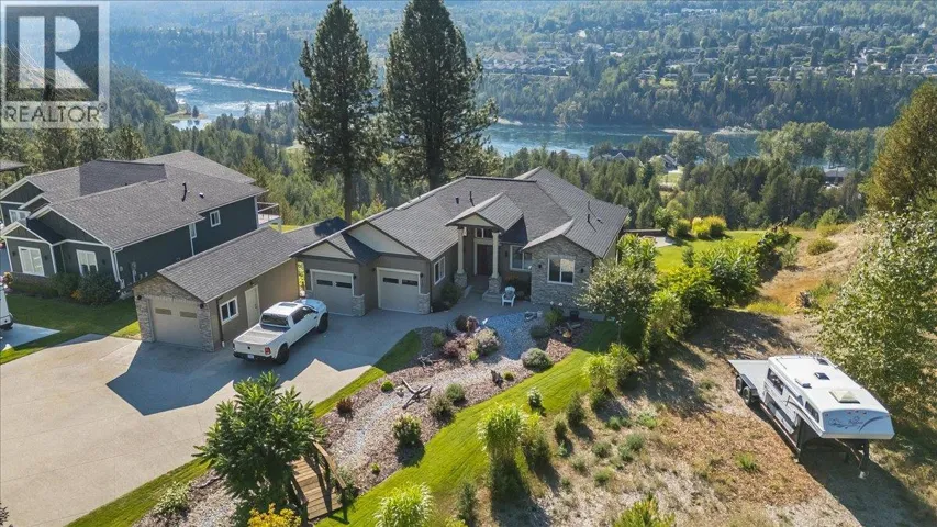 737 Prairie South Road, Castlegar, British Columbia V1N4K6