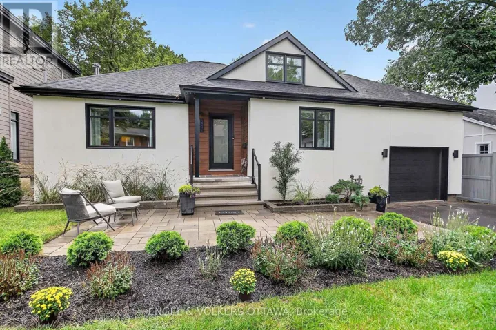 390 PRINCETON AVENUE, Ottawa, Ontario K2A0M7