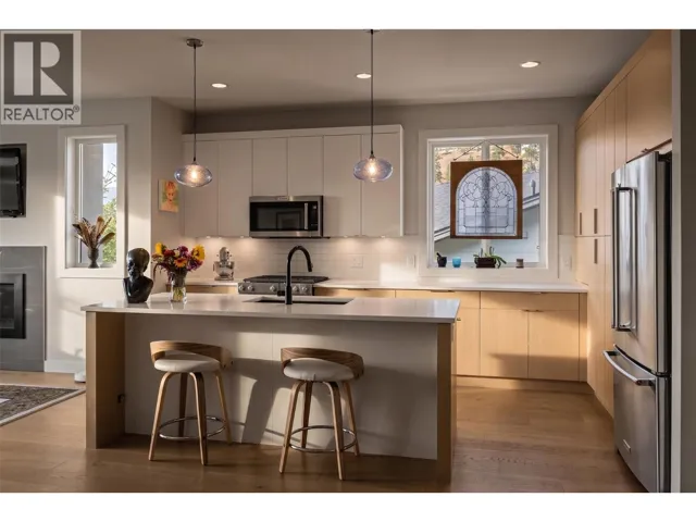 1349 Rocky Point Drive Unit# 8, Kelowna, British Columbia V1V0B5