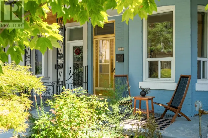 221 PALMERSTON AVENUE, Toronto (Trinity-Bellwoods), Ontario M6J2J3
