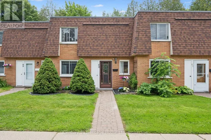 50 - 120 COUNTRY CLUB DRIVE, Guelph (Victoria North), Ontario N1E3K7