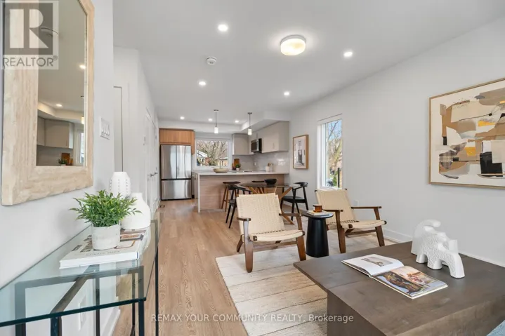 2 - 34 POPLAR AVENUE, Toronto (Islington-City Centre West), Ontario M9B3R4