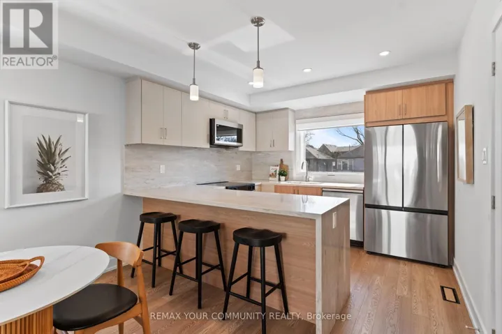 1 - 15 ACORN AVENUE, Toronto (Islington-City Centre West), Ontario M9B3P7