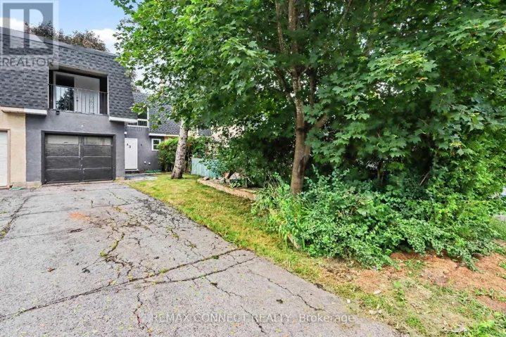 43 TYBALT CRESCENT, Ottawa, Ontario K2H8J6
