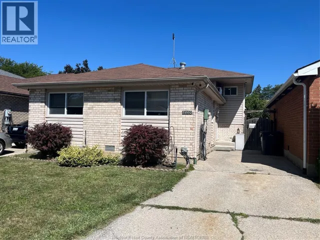 8260 GATESIDE PLACE, Windsor, Ontario N8S4N6