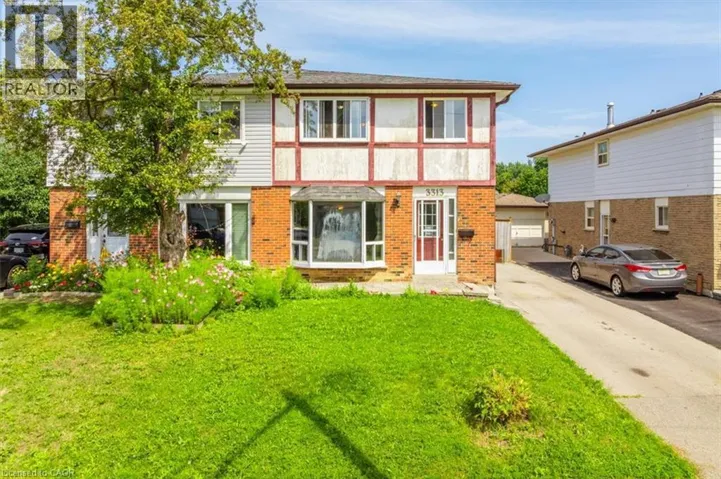 3313 ACALA Crescent, Mississauga, Ontario L5A3E4