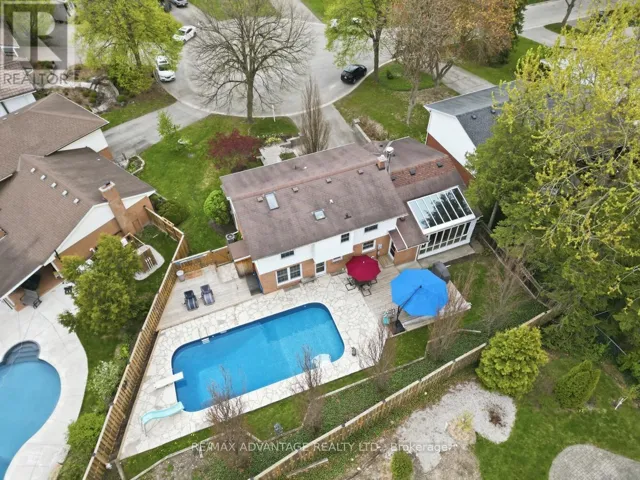 35 COWAN PLACE, London South (South R), Ontario N6C2X4