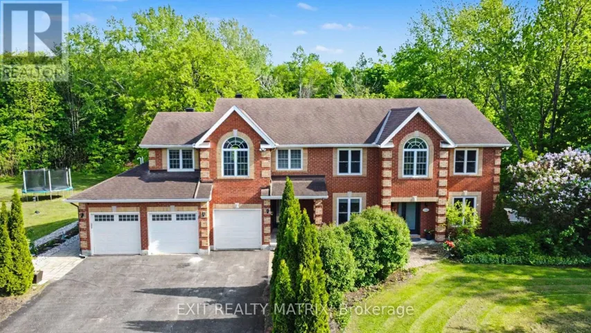1322 DU GOUVERNEUR DRIVE, Ottawa, Ontario K4C1E2