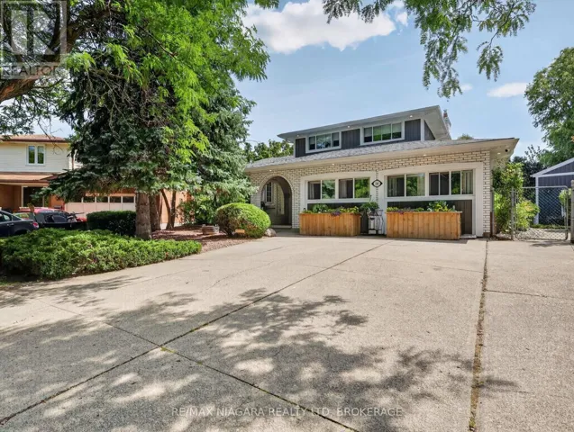 14 FAIRLAWN COURT, St. Catharines (Carlton/Bunting), Ontario L2M7K4