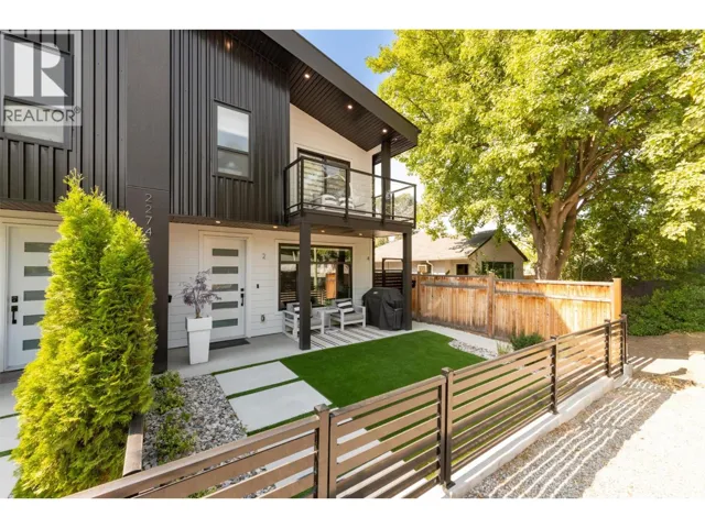 2274 Woodlawn Street Unit# 2, Kelowna, British Columbia V1Y2T2