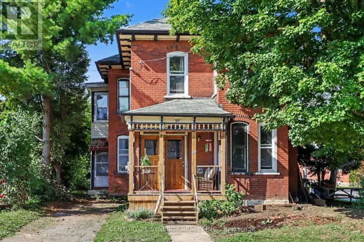 37 SMITHS FALLS AVENUE, Smiths Falls, Ontario K7A3B2