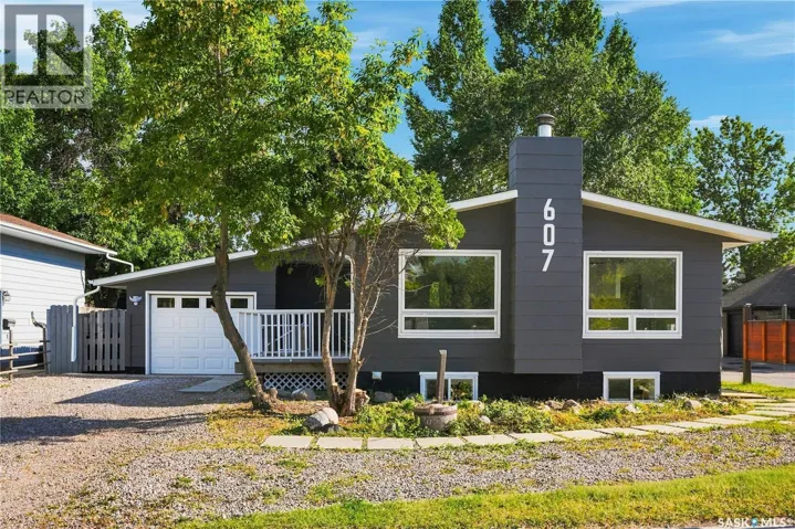 607 Lenore DRIVE, Saskatoon, Saskatchewan S7K5G7
