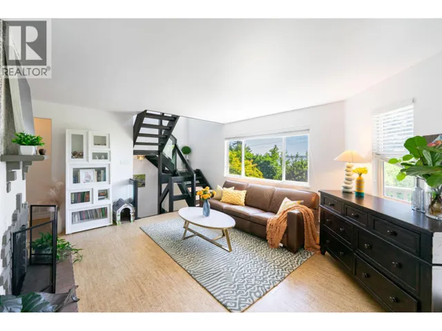 3341 MARINE DRIVE, West Vancouver, British Columbia V7V1M8
