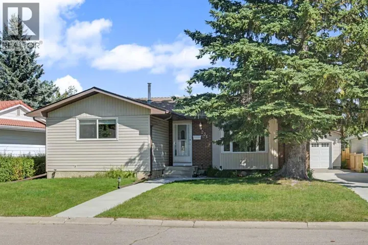 231 Cedarille Green SW, Calgary, Alberta T2W2H3
