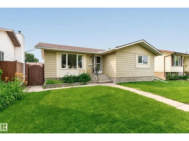 11607 139 AV NW, Edmonton, Alberta T5X3L3