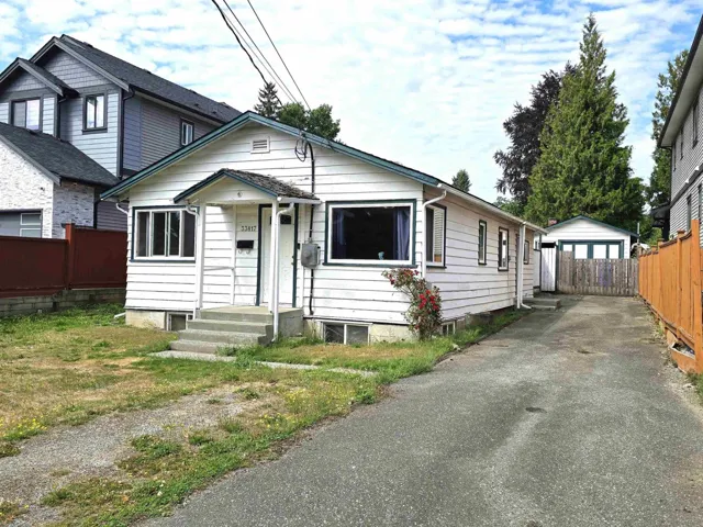 33817 MAYFAIR AVENUE, Abbotsford, British Columbia V2S1P7