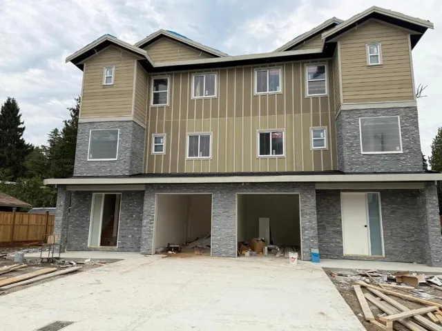 101 9820 130 STREET, Surrey, British Columbia V3T3L3
