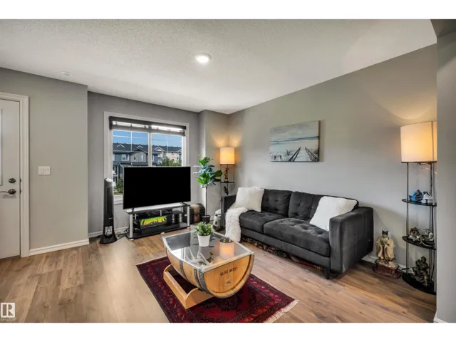 #33 3025 151 AV NW, Edmonton, Alberta T5Y3W4