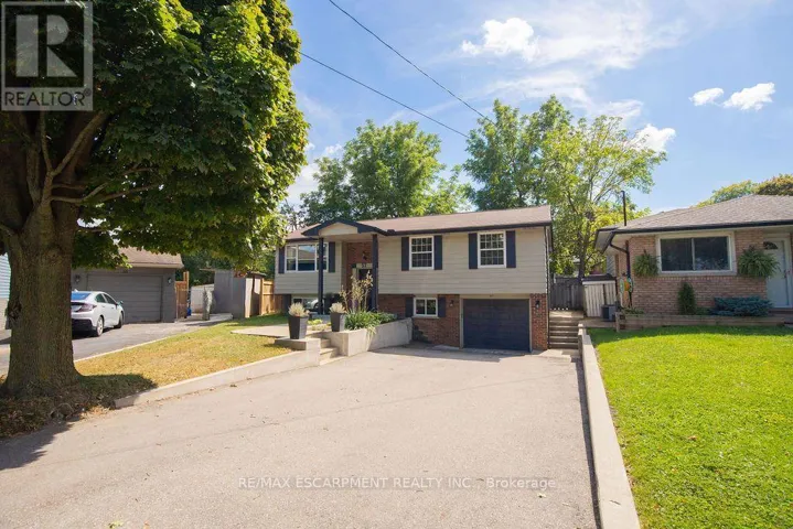 57 VALERY COURT, Hamilton (Gilbert), Ontario L9C2W2