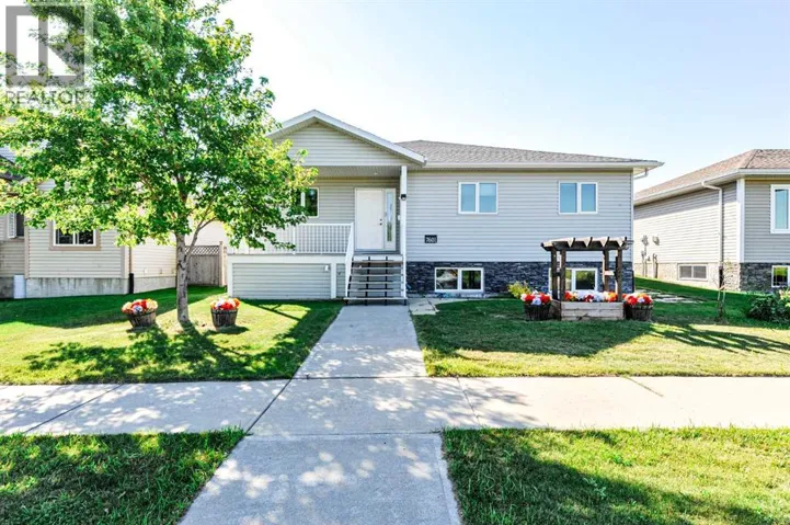 7601 41 Avenue, Camrose, Alberta T4V4C7